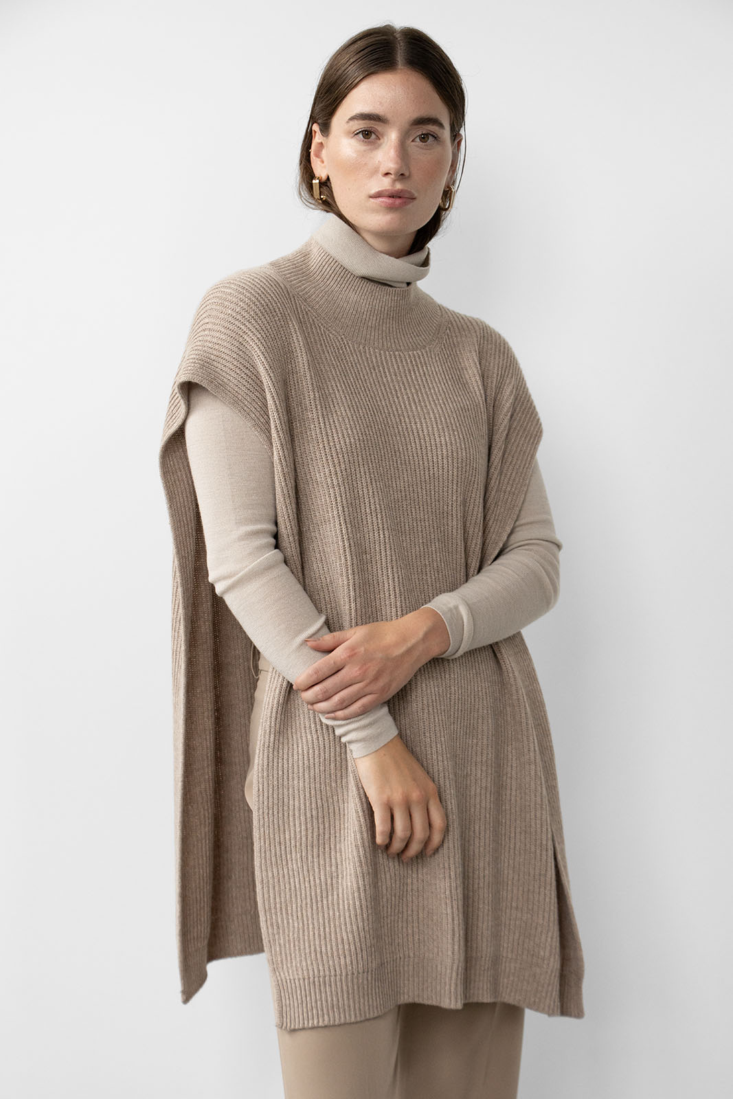 W/B Simona Rib Poncho in Taupe