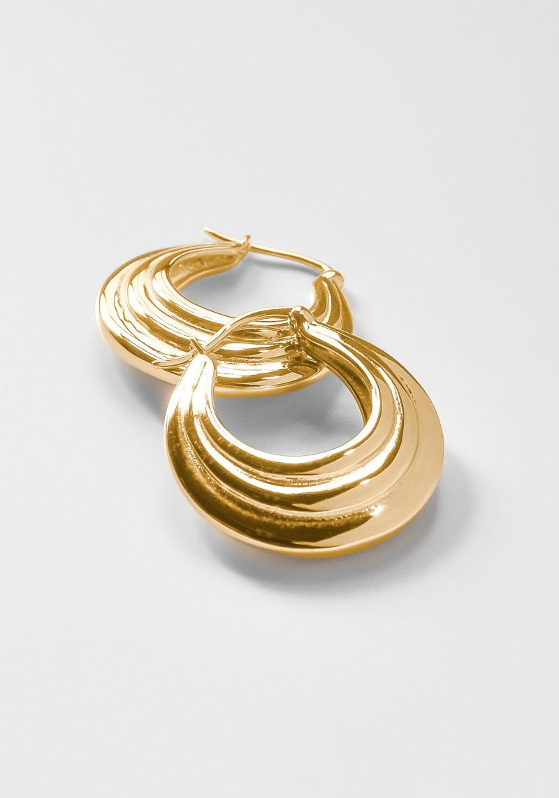 Amalie Hoop Earrings in Gold
